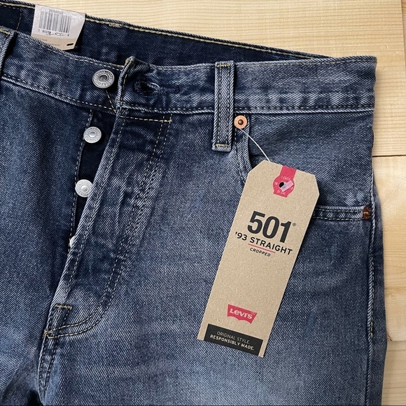 Levi’s 501 ‘93 Straight Cropped Accidents Happen - Picture 8 of 16